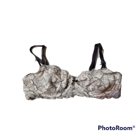 Victoria secret unlined lace demi bra 34C - Picture 2 of 15